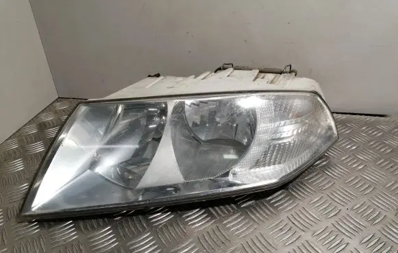 Skoda Octavia Mk2 (1Z) Headlight/headlamp