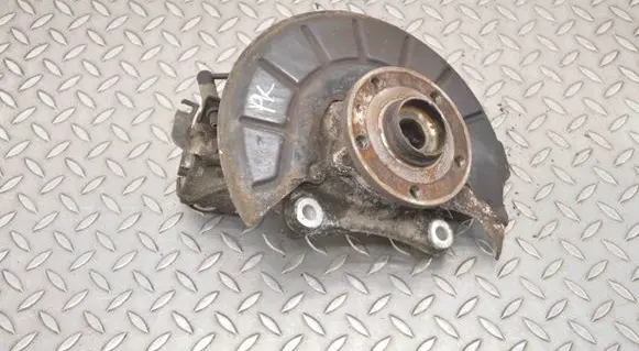 Volkswagen PASSAT B7 Front wheel hub
