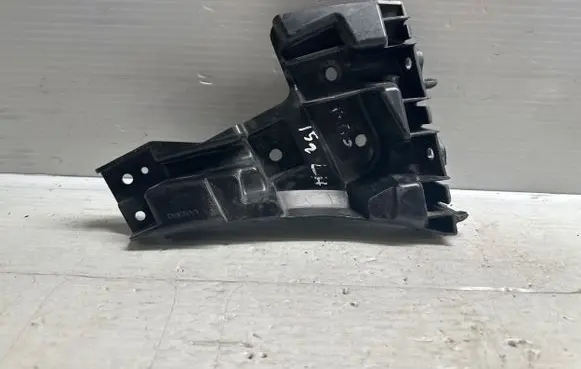 Volvo S60 Front bumper mounting bracket 31323832