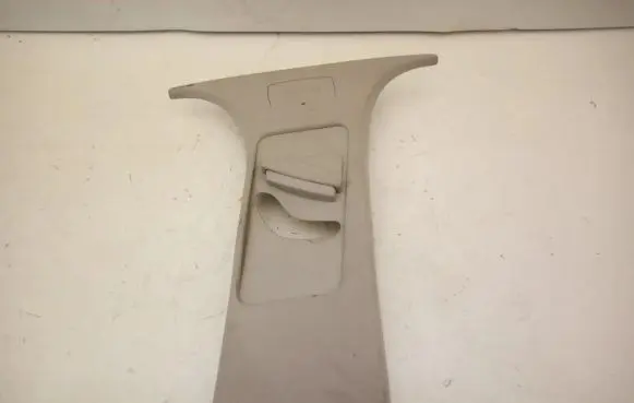Ford Focus (B) pillar trim (top)