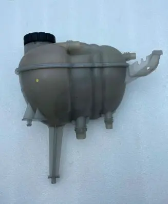 Coolant expansion tank/reservoir