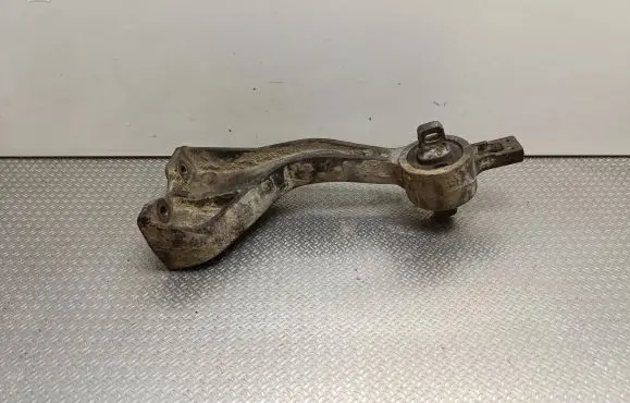 Mercedes-Benz Vito Viano W639 Rear differential/diff mount bracket A6393530595