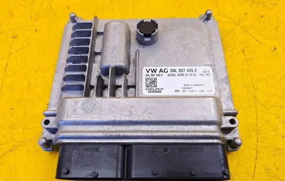 Seat Ateca Engine control unit/module 04L907445E