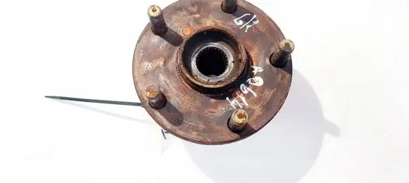 Rear wheel hub