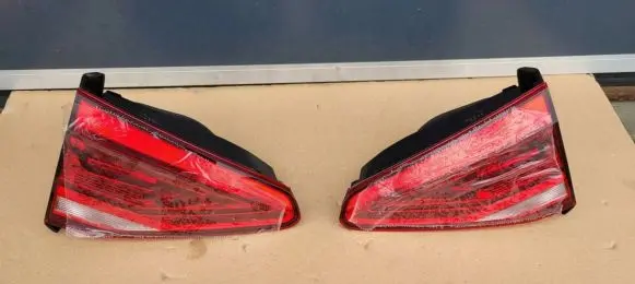 Volkswagen Touran II Rear/tail lights set 