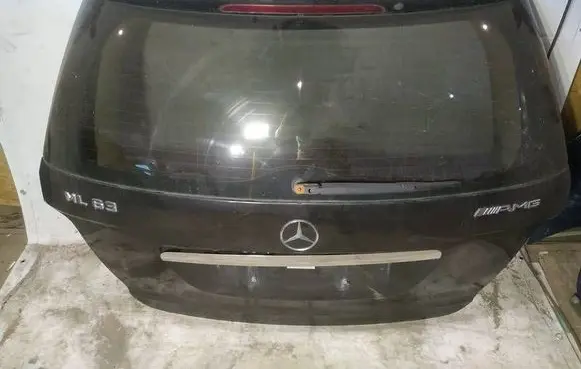 Mercedes-Benz ML W164 Tailgate/trunk/boot lid juodass