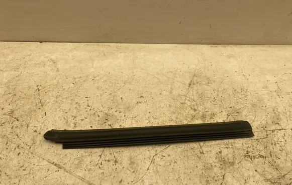 Volkswagen Golf VII Rear door rubber seal (on body) 5G3868471C