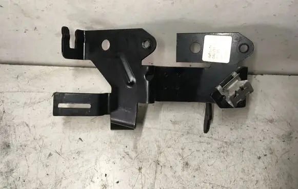 Skoda Octavia Mk3 (5E) Other engine bay part 04L131552CM