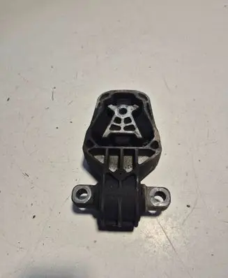 Engine mount bracket
