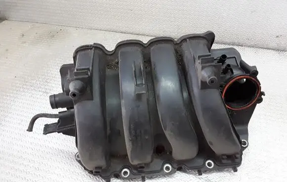 Volkswagen Golf V Intake manifold 03C129711F