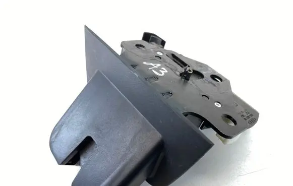 Audi A3 S3 A3 Sportback 8P Tailgate/trunk/boot lock/catch/latch 8P4827505C 8P4827520