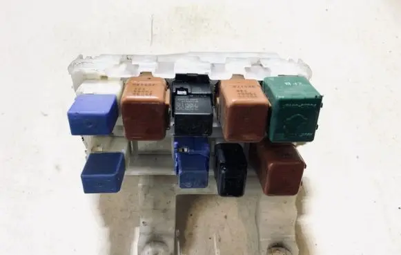 Nissan X-Trail T30 Fuse box set