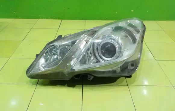 Mercedes-Benz E C207 W207 Headlight/headlamp A2078200159