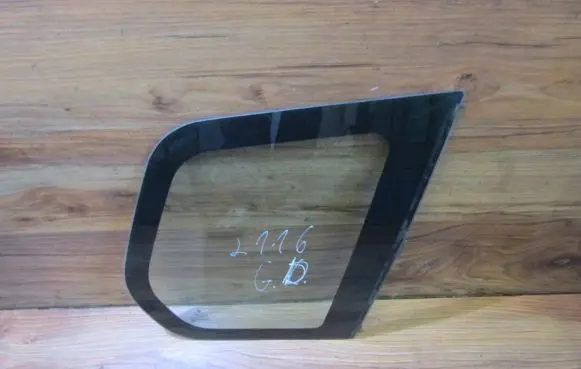 Mitsubishi Space Star Rear side window