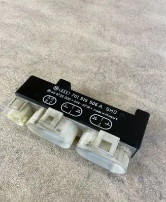 Volkswagen Transporter - Caravelle T4 Coolant fan relay 898726000 701919506A