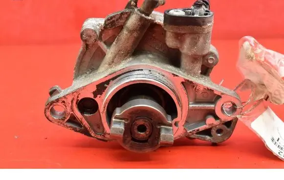 Opel Combo D Vacuum pump 55268135
