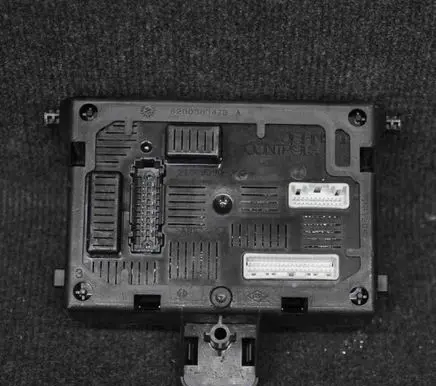 Renault Clio III Central body control module