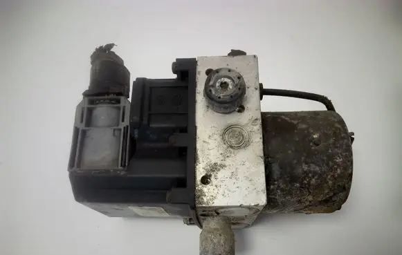 Ford Mondeo Mk III ABS Pump 1S712M110A 0265800007 0265222015