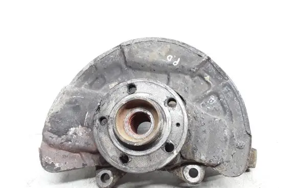 Volvo XC90 Front wheel hub spindle knuckle