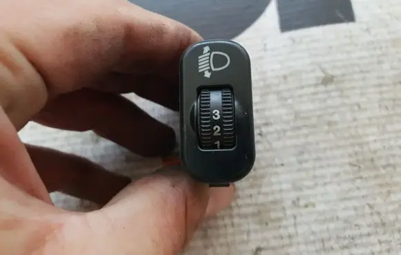 Mercedes-Benz Sprinter W906 Headlight level height control switch A0005445931 0005445931