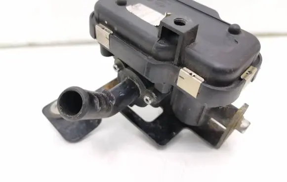 KIA Soul Coolant heater control valve 
