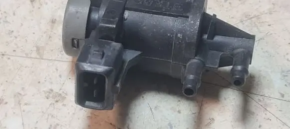 Audi A4 S4 B6 8E 8H Turbo solenoid valve 1J0906283A