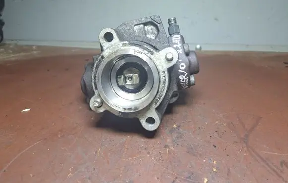 Peugeot Boxer Fuel injection high pressure pump 6C109B395AE