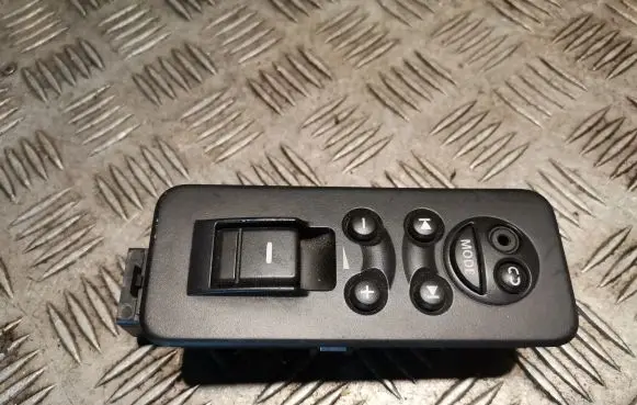 Land Rover Range Rover Sport L320 Electric window control switch YUD501080
