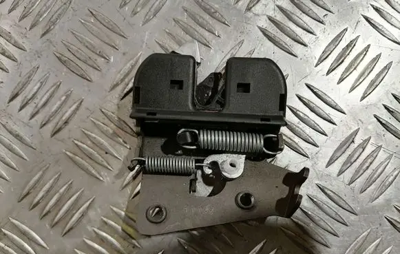 BMW X5 E70 Seat back rest lock catch 7112864