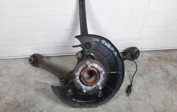 Lancia Thema Front wheel hub spindle knuckle