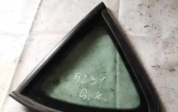 Seat Toledo III (5P) Rear side window as2