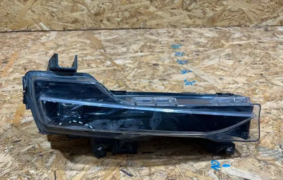 Tesla Model 3 Front fog light 1624798-00-A S2508T085-I