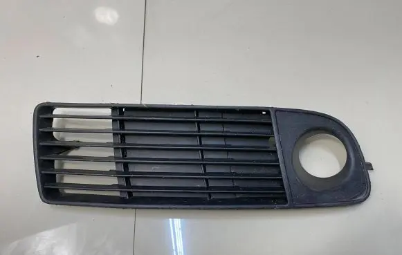 Audi A6 S6 C5 4B Front bumper lower grill 4B0807682H