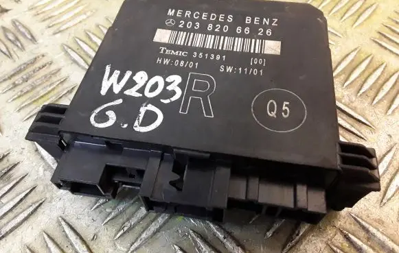 Mercedes-Benz C W203 Door control unit/module 2038206626 A2038206626