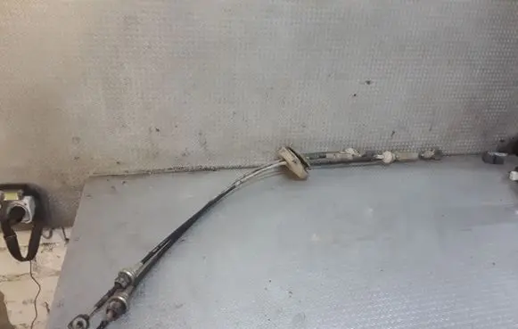 Opel Vivaro Gear shift cable linkage M610438