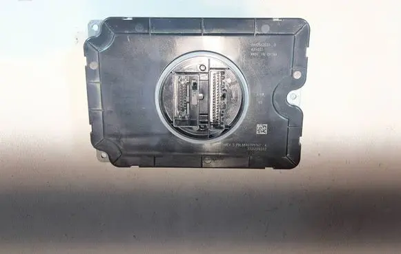 Volvo EX30 Voltage converter/converter module 8892563031D