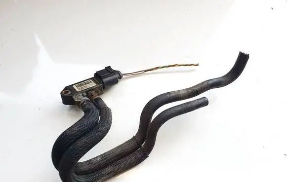 Volkswagen PASSAT B7 Exhaust gas pressure sensor 076906051B