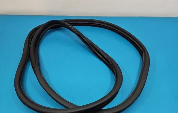 Skoda Fabia Mk3 (NJ) Rubber seal rear door 6V6867368F IMPRK1589937