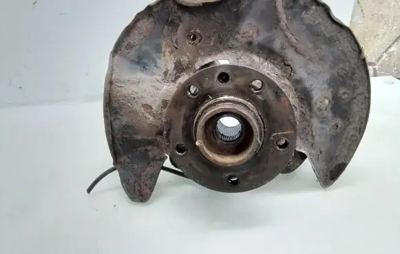 Volkswagen Transporter - Caravelle T5 Front wheel hub spindle knuckle
