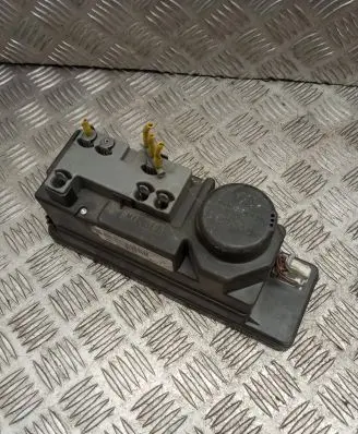 Mercedes-Benz C W202 Central locking vacuum pump 2108001548