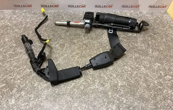 Volvo V50 Front seatbelt 6090888R0A NAL0807010440 6252552188