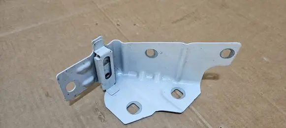 Renault Trafic III (X82) Fender mounting bracket 631455452R