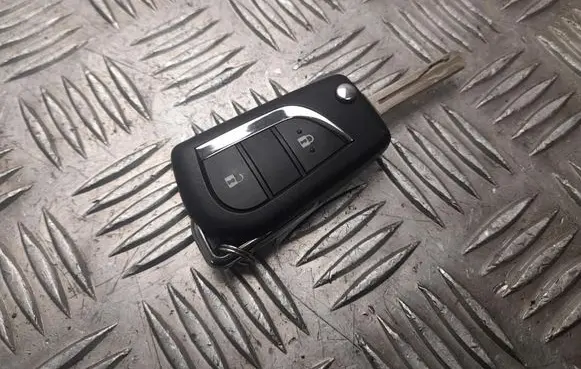 Toyota Yaris XP210 Ignition key/card B3W2F2R