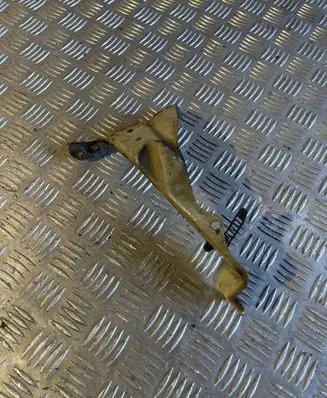 Audi A4 S4 B7 8E 8H Fender mounting bracket 8E0821135