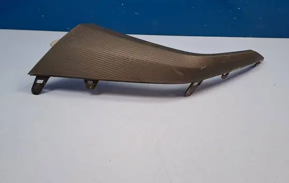 Rear bumper trim bar molding