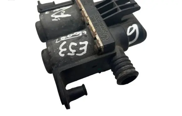 BMW X5 E53 Coolant heater control valve 8374995