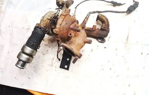 Hyundai Santa Fe Exhaust manifold