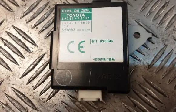 Toyota RAV 4 (XA20) Door central lock control unit/module 8974142151