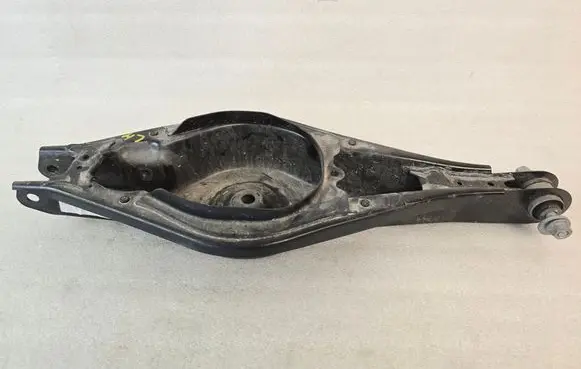 Volvo XC40 Rear control arm 32221199