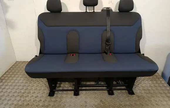 Opel Vivaro Third row seats 
